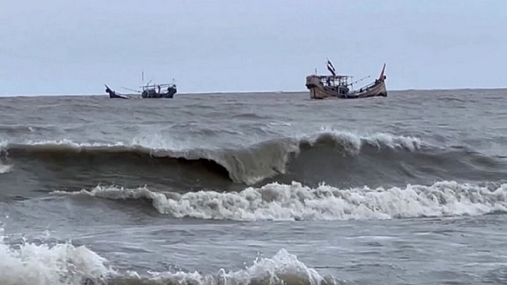 বঙ্গোপসাগরে লঘুচাপ: ৪ সমুদ্রবন্দরে ৩ নম্বর স্থানীয় সতর্ক সংকেত বঙ্গোপসাগরে লঘুচাপ: ৪ সমুদ্রবন্দরে ৩ নম্বর স্থানীয় সতর্ক সংকেত