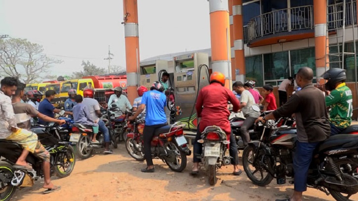 রাজধানীতে অকটেন পেতে বাইকারদের ‘হাহাকার’