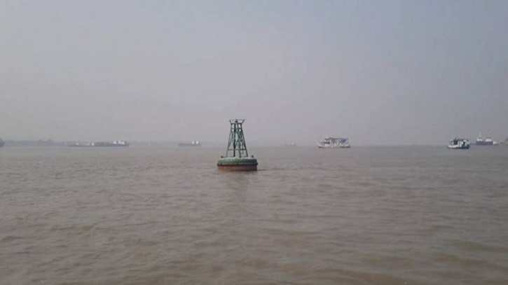 ছয় হাজার বস্তুায় ১৭৫ মেট্রিক টন সরকারি চাল ভর্তি বাল্কহেড ডুবি ছয় হাজার বস্তুায় ১৭৫ মেট্রিক টন সরকারি চাল ভর্তি বাল্কহেড ডুবি
