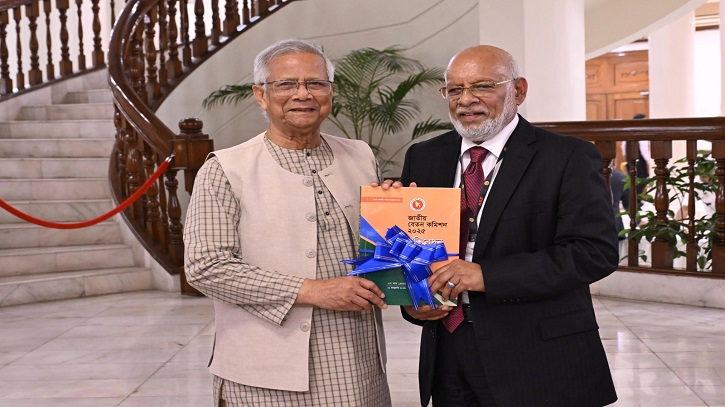 নবম জাতীয় বেতন কমিশনের প্রতিবেদন পেশ 