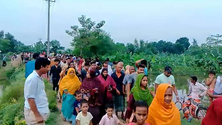 চুয়াডাঙ্গায় পরিত্যক্ত ব্রিজের নিচ থেকে ঝুলন্ত মরদেহ উদ্ধার চুয়াডাঙ্গায় পরিত্যক্ত ব্রিজের নিচ থেকে ঝুলন্ত মরদেহ উদ্ধার