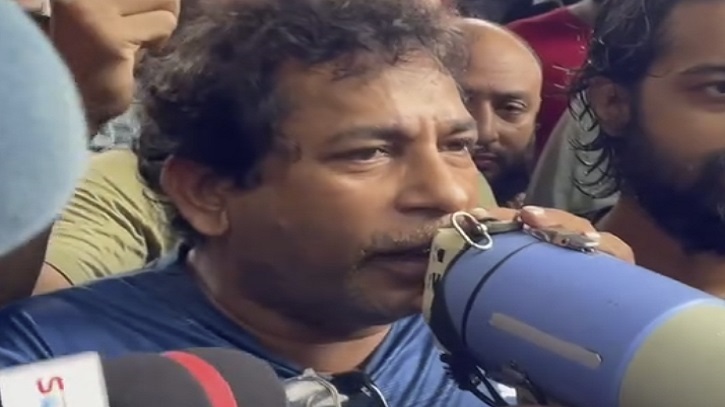দেশে হত্যা-সহিংসতা-গণগ্রেপ্তারের প্রতিবাদে রাস্তায় নামলেন সংস্কৃতিকর্মীরা দেশে হত্যা-সহিংসতা-গণগ্রেপ্তারের প্রতিবাদে রাস্তায় নামলেন সংস্কৃতিকর্মীরা