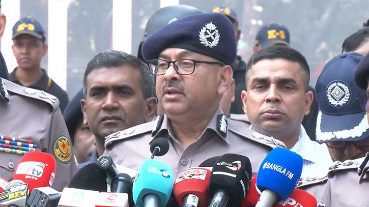 নির্বাচনের মতোই নিশ্ছিদ্র নিরাপত্তা দেয়া হবে কেন্দ্রীয় শহিদ মিনারে: ডিএমপি কমিশনার