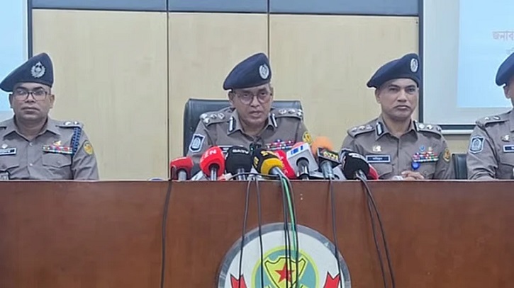 প্রথম আলো–ডেইলি স্টার কার্যালয়ে হামলার ঘটনায় গ্রেপ্তার ১৭