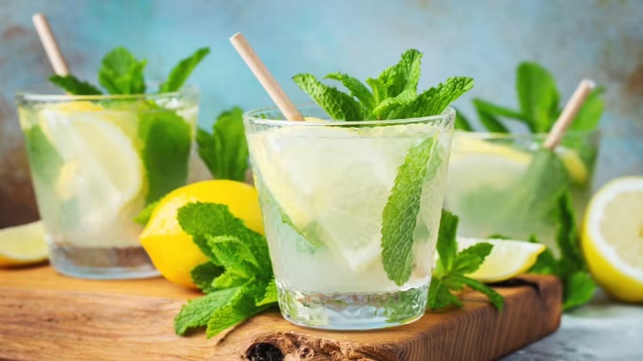 ইফতারে তৃষ্ণা মেটাতে কোন পানীয়গুলো শরীরের জন্য উপকারী?