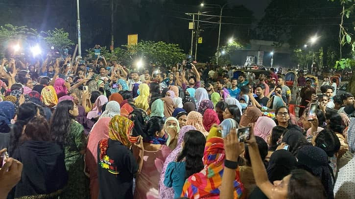 হলে ছাত্ররাজনীতি নিষিদ্ধ করা হলো: ঢাবি উপাচার্য হলে ছাত্ররাজনীতি নিষিদ্ধ করা হলো: ঢাবি উপাচার্য