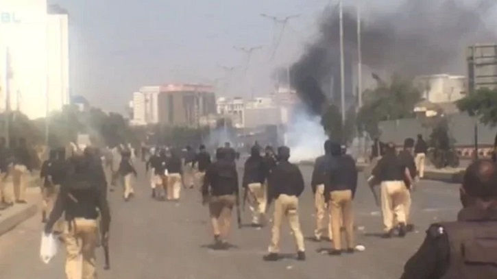 খামেনি হত্যার প্রতিবাদে ভারতে বিক্ষোভ, পাকিস্তানে সংঘর্ষে নিহত ৯ খামেনি হত্যার প্রতিবাদে ভারতে বিক্ষোভ, পাকিস্তানে সংঘর্ষে নিহত ৯