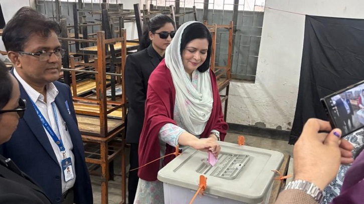 ভোট দিলেন ডা. জুবাইদা রহমান