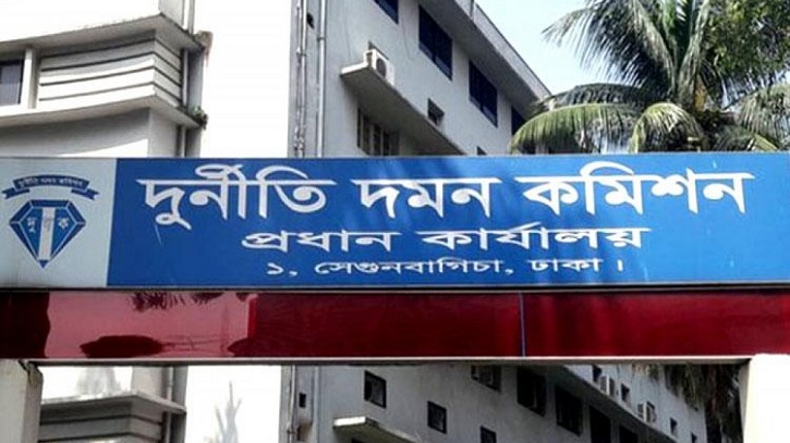 বেনজীরের স্ত্রী-মেয়েও হাজির হলেন না দুদকে বেনজীরের স্ত্রী-মেয়েও হাজির হলেন না দুদকে