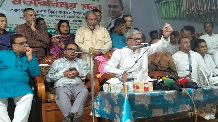 কিছু শিক্ষিত লোক ঘাড়ের ওপর গণভোট ও সনদের মতো বিষয় চাপিয়ে দিচ্ছে