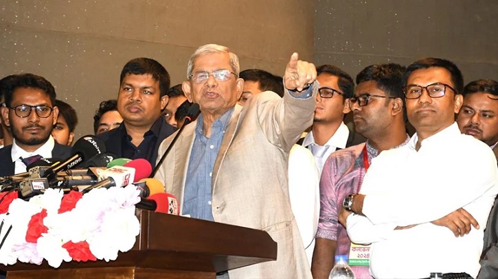 সীমান্তের ওপারে বসে নতুন নতুন ষড়যন্ত্র করছে ফ্যাসিস্টরা: ফখরুল সীমান্তের ওপারে বসে নতুন নতুন ষড়যন্ত্র করছে ফ্যাসিস্টরা: ফখরুল