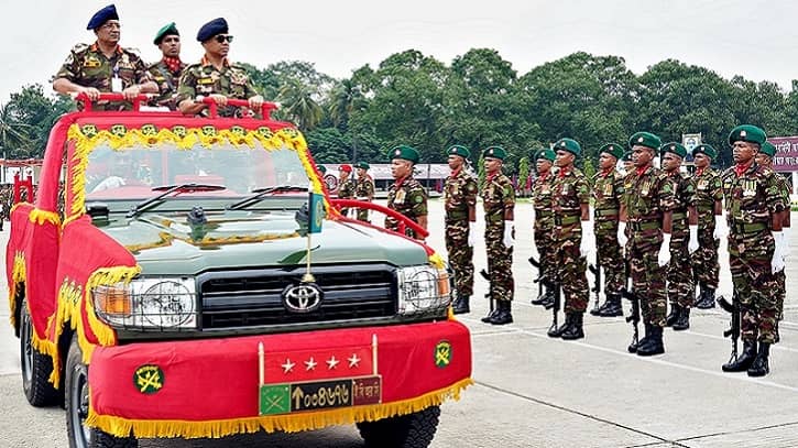 সেনাবাহিনী প্রধান জেনারেল এস এম শফিউদ্দিন আহমেদকে বিদায়ী সংবর্ধনা