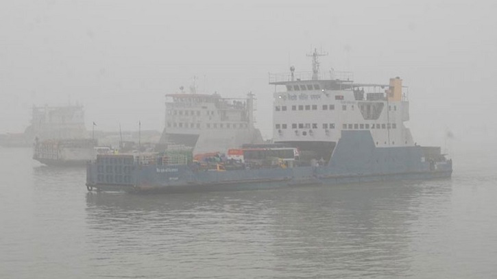 কুয়াশায় শরীয়তপুর-চাঁদপুর নৌ-রুটে ফেরি চলাচল বন্ধ