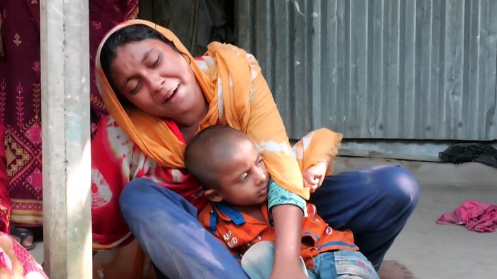 বাসে আগুন: মামলা করলেন নিহত বাসচালক জুলহাসের বোন