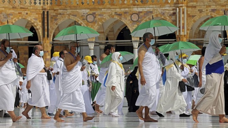 ২ লাখ ৭০ হাজার মুসল্লিকে মক্কায় ঢোকার আগে ফিরিয়ে দিলো সৌদি