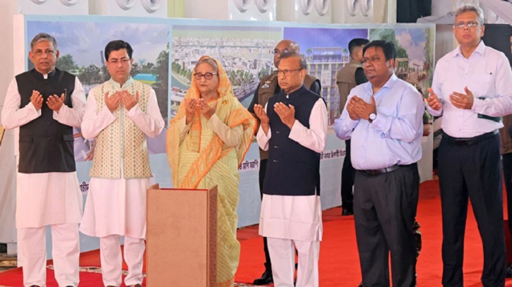 বঙ্গবাজারে মার্কেটসহ ৪ প্রকল্পের ভিত্তিপ্রস্তর স্থাপন করলেন প্রধানমন্ত্রী বঙ্গবাজারে মার্কেটসহ ৪ প্রকল্পের ভিত্তিপ্রস্তর স্থাপন করলেন প্রধানমন্ত্রী