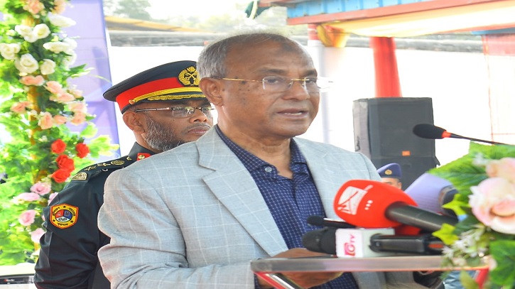 কারাবন্দিদের নিরাপত্তার পাশাপাশি মানবাধিকার নিশ্চিত করতে হবে: স্বরাষ্ট্র উপদেষ্টা