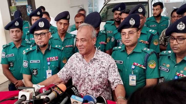 পুলিশের কেউ দুর্নীতিতে জড়িত হলে কাউকে ছাড় দেওয়া হবে না: স্বরাষ্ট্র উপদেষ্টা পুলিশের কেউ দুর্নীতিতে জড়িত হলে কাউকে ছাড় দেওয়া হবে না: স্বরাষ্ট্র উপদেষ্টা