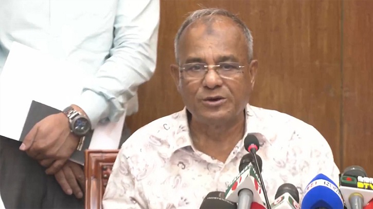 পাশের দেশ থেকে বিশৃঙ্খলা সৃষ্টির চেষ্টা করা হচ্ছে: স্বরাষ্ট্র উপদেষ্টা