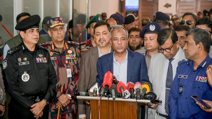 নির্বাচনে সংশ্লিষ্টদের সততা ও নিষ্ঠার সঙ্গে দায়িত্ব পালনের নির্দেশ স্বরাষ্ট্র উপদেষ্টার