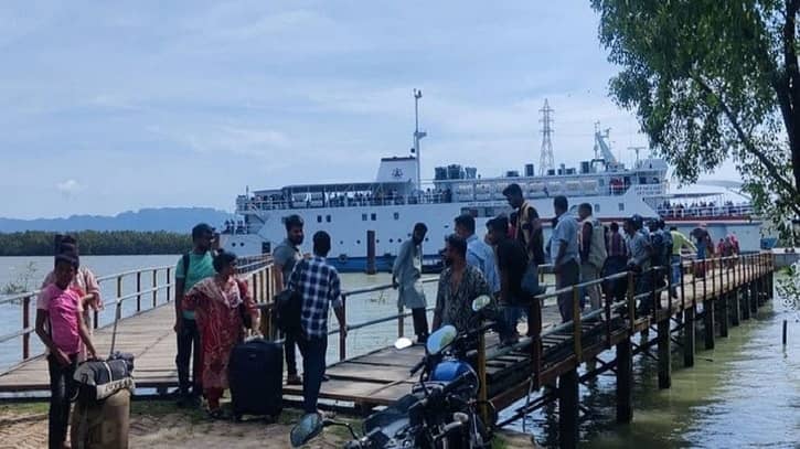 সেন্টমার্টিন নৌ-পথে জাহাজ চলাচল বন্ধ সেন্টমার্টিন নৌ-পথে জাহাজ চলাচল বন্ধ