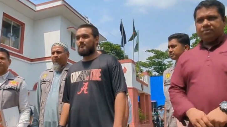 জিজ্ঞাসাবাদ শেষে নোবেলের ঠিকানা কারাগার জিজ্ঞাসাবাদ শেষে নোবেলের ঠিকানা কারাগার