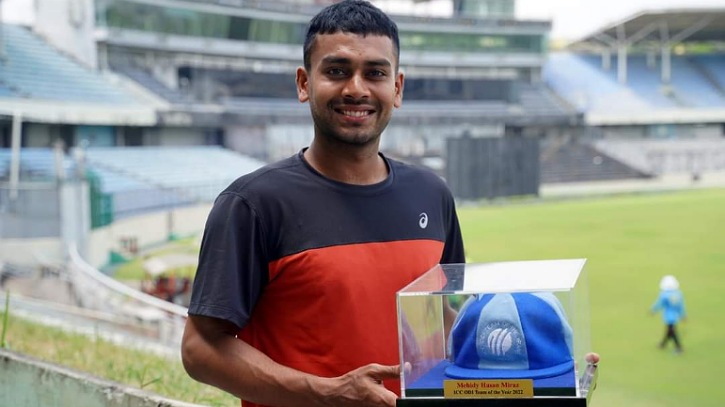 আইসিসির পুরষ্কার পৌঁছালো মিরাজের হাতে আইসিসির পুরষ্কার পৌঁছালো মিরাজের হাতে