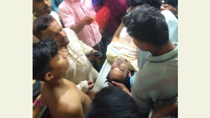 নোয়াখালী সদরে ইউনিয়ন আওয়ামী লীগ নেতা গুলিবিদ্ধ নোয়াখালী সদরে ইউনিয়ন আওয়ামী লীগ নেতা গুলিবিদ্ধ
