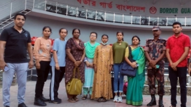 ভারতে কারাভোগ শেষ করে দেশে ফিরলেন ৫ বাংলাদেশি ভারতে কারাভোগ শেষ করে দেশে ফিরলেন ৫ বাংলাদেশি