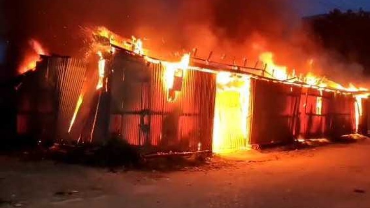 কিশোরগঞ্জে গ্যারেজে আগুন, পুড়ে ছাই ৩৮ অটোরিকশা কিশোরগঞ্জে গ্যারেজে আগুন, পুড়ে ছাই ৩৮ অটোরিকশা