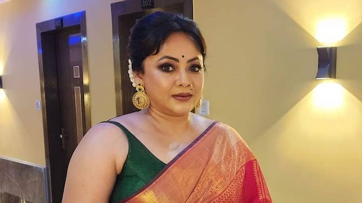 প্রতারণার শিকার হয়ে লাখ টাকা খোয়ালেন শ্রীলেখা প্রতারণার শিকার হয়ে লাখ টাকা খোয়ালেন শ্রীলেখা