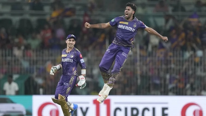 হায়দরাবাদকে উড়িয়ে আইপিএলের তৃতীয় শিরোপা কলকাতার হায়দরাবাদকে উড়িয়ে আইপিএলের তৃতীয় শিরোপা কলকাতার