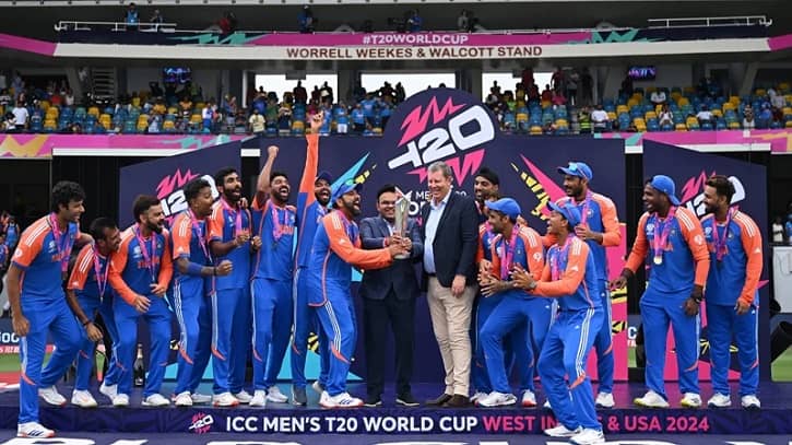 শ্বাসরুদ্ধকর ফাইনালে দক্ষিণ আফ্রিকাকে হারিয়ে চ্যাম্পিয়ন ভারত শ্বাসরুদ্ধকর ফাইনালে দক্ষিণ আফ্রিকাকে হারিয়ে চ্যাম্পিয়ন ভারত