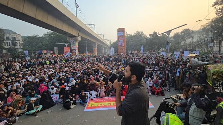 দেশের মানুষকে শাহবাগে অবস্থানের আহ্বান ইনকিলাব মঞ্চের 