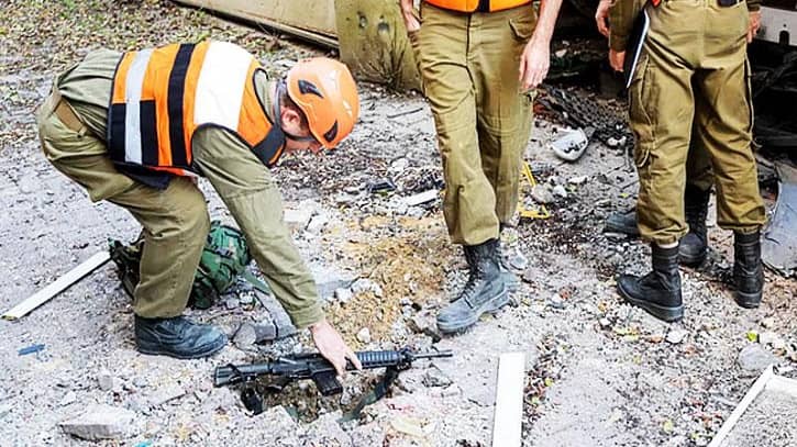 ইসরায়েলের মধ্যাঞ্চলে আঘাত হেনেছে ইরানের ক্ষেপণাস্ত্র