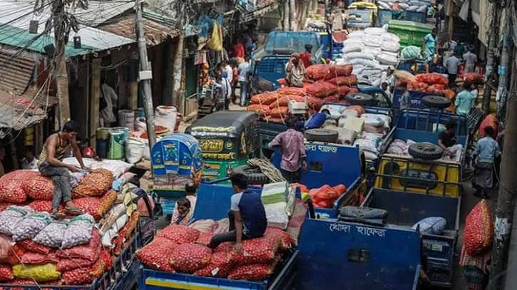 চট্টগ্রামের খাতুনগঞ্জে পাইকারি বাজারে কমলো ৫ পণ্যের দাম