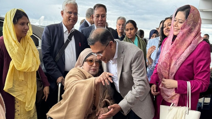 লন্ডনের হিথ্রো বিমানবন্দরে পৌঁছেছেন বেগম খালেদা জিয়া লন্ডনের হিথ্রো বিমানবন্দরে পৌঁছেছেন বেগম খালেদা জিয়া