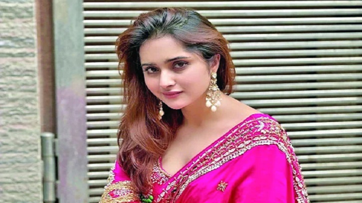 নেটিজেনদের দাবির পর সত্যটা জানালেন কেয়া পায়েল
