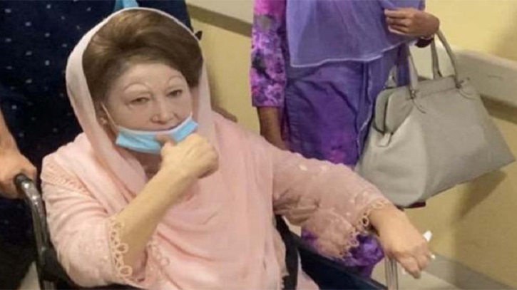 গভীর রাতে অসুস্থ খালেদা জিয়া, নেওয়া হলো হাসপাতালে গভীর রাতে অসুস্থ খালেদা জিয়া, নেওয়া হলো হাসপাতালে