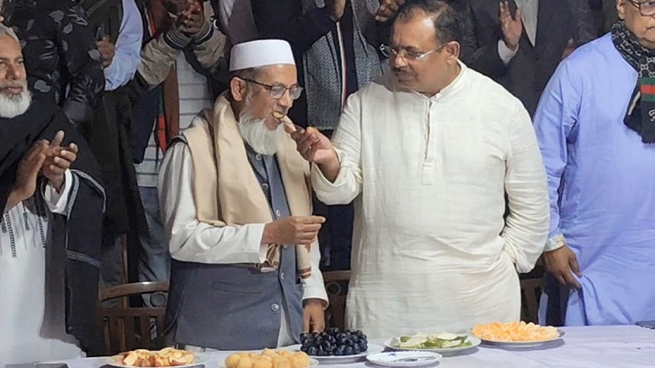 শরীয়তপুর-২ : বিজয়ের পর প্রতিদ্বন্দ্বীর সঙ্গে কিরণের শুভেচ্ছা বিনিময়