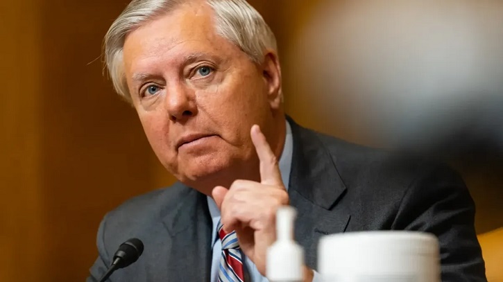 ইরানে এই শাসনের পতন ঘটলে আমরা বিপুল অর্থ আয় করতে পারব: মার্কিন সিনেটর