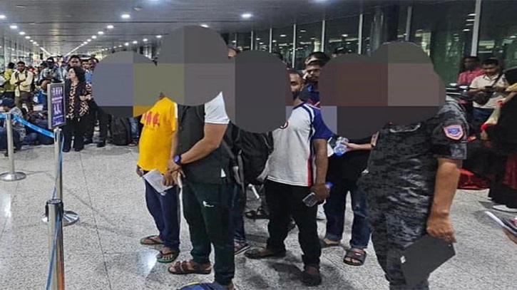 সাজা শেষে ২২ বাংলাদেশিকে ফেরত পাঠালো মালয়েশিয়া সাজা শেষে ২২ বাংলাদেশিকে ফেরত পাঠালো মালয়েশিয়া