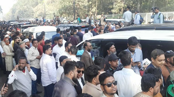 শপথ নিতে সংসদ ভবনে আসছেন নবনির্বাচিত এমপিরা