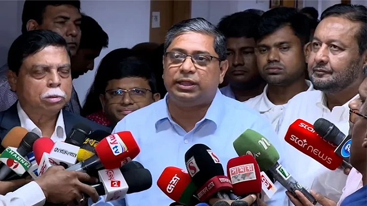 বছরে ১০ হাজার শ্রমিক ইতালিতে যাওয়ার সুযোগ আছে: প্রতিমন্ত্রী বছরে ১০ হাজার শ্রমিক ইতালিতে যাওয়ার সুযোগ আছে: প্রতিমন্ত্রী