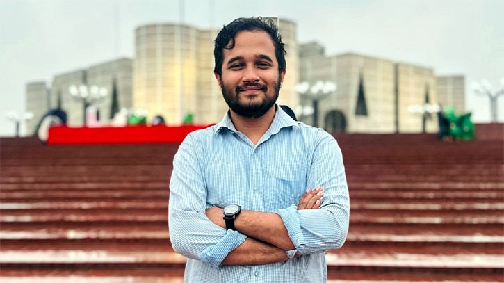 কেউ কেউ বলছেন আমি ‘ভাইয়ের রক্ত বেচে খাচ্ছি’: মীর স্নিগ্ধ