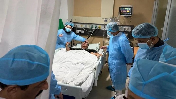 মির্জা আব্বাসকে দেখতে এভারকেয়ারে গেলেন প্রধানমন্ত্রী