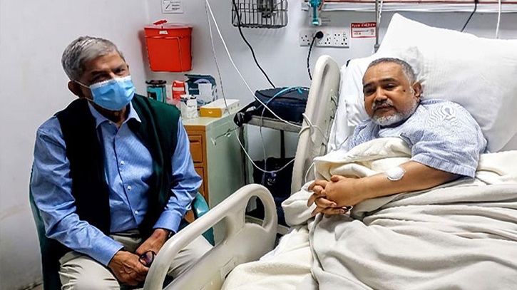 ডা. তাহেরকে দেখতে হাসপাতালে মির্জা ফখরুল