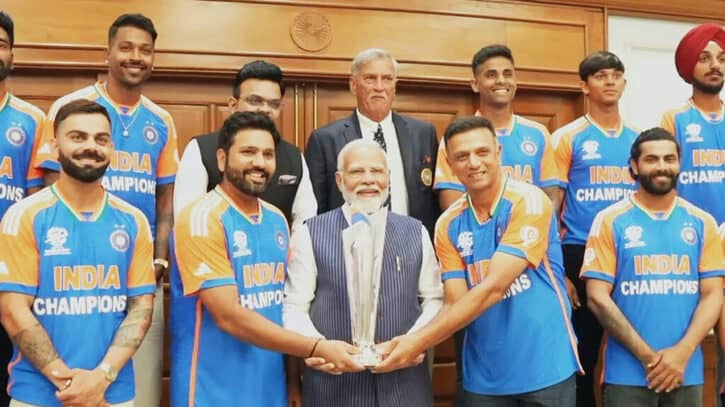 মোদির সাথে সাক্ষাত বিশ্বচ্যাম্পিয়নদের মোদির সাথে সাক্ষাত বিশ্বচ্যাম্পিয়নদের