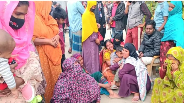 দুই পক্ষের সংঘর্ষে বাবা ছেলেসহ ৫ জন নিহত