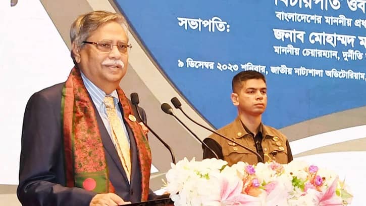 দুর্নীতিবাজরা যে দলেরই হোক না কেন তাদের আইনের আওতায় আনতে হবে: রাষ্ট্রপতি দুর্নীতিবাজরা যে দলেরই হোক না কেন তাদের আইনের আওতায় আনতে হবে: রাষ্ট্রপতি